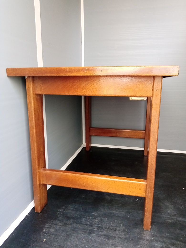 Mesa em madeira maciça pinho