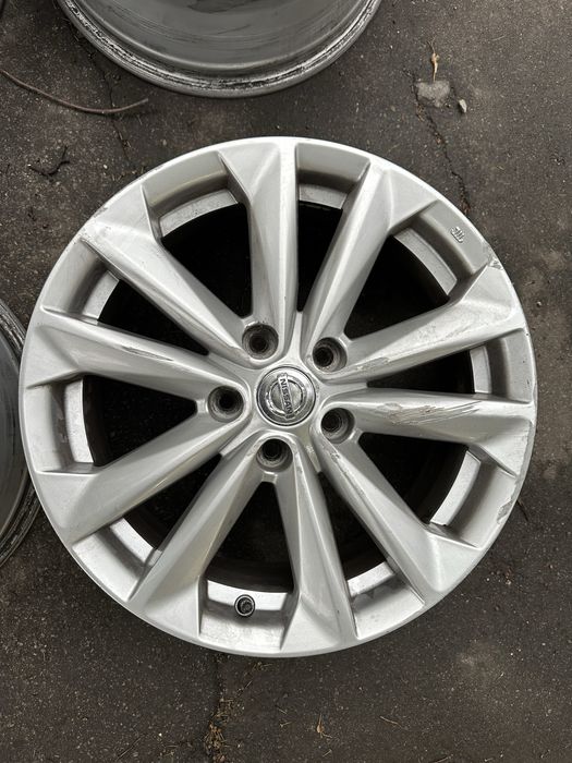 Диски Nissan R17 5х114,3 ЕТ40 dia66.1