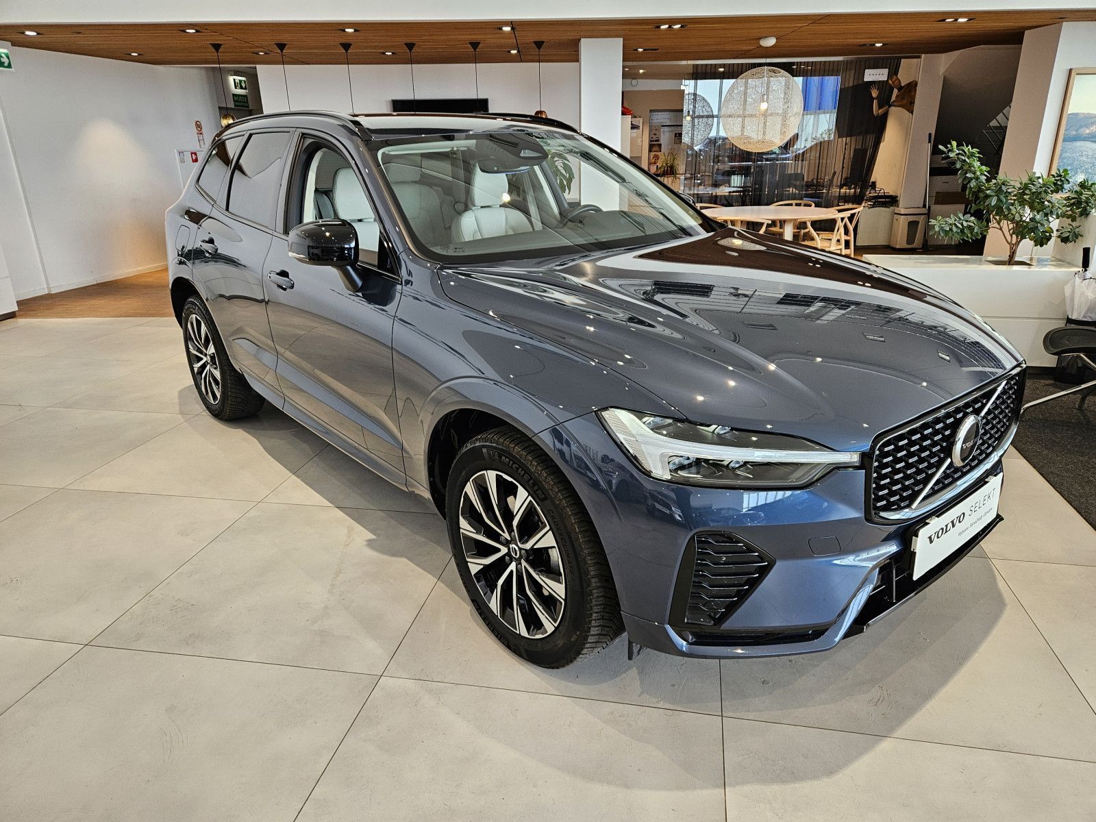 Volvo XC 60 XC60 B5B AWD Plus Dark FV23% *Volvo Selekt*
