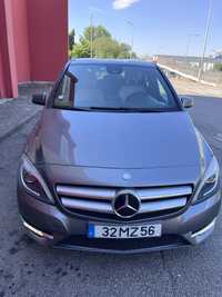 Mercedes-Benz B200