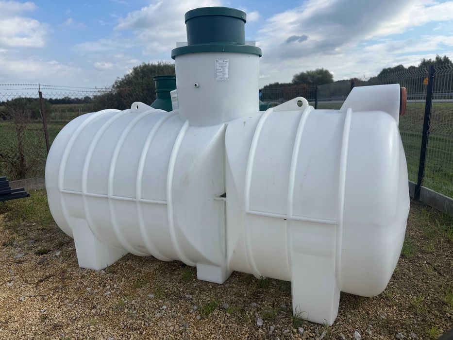 Przydomowa biologiczna oczyszczalnia ścieków, zbiorniki na deszczówkę