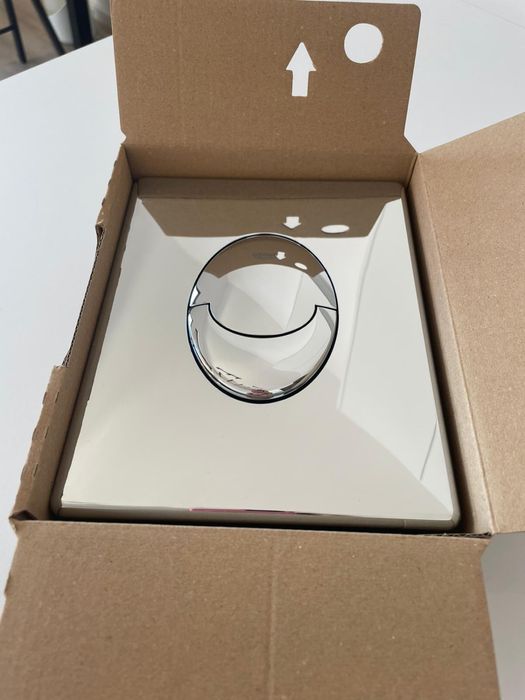 Srebrny przycisk GROHE