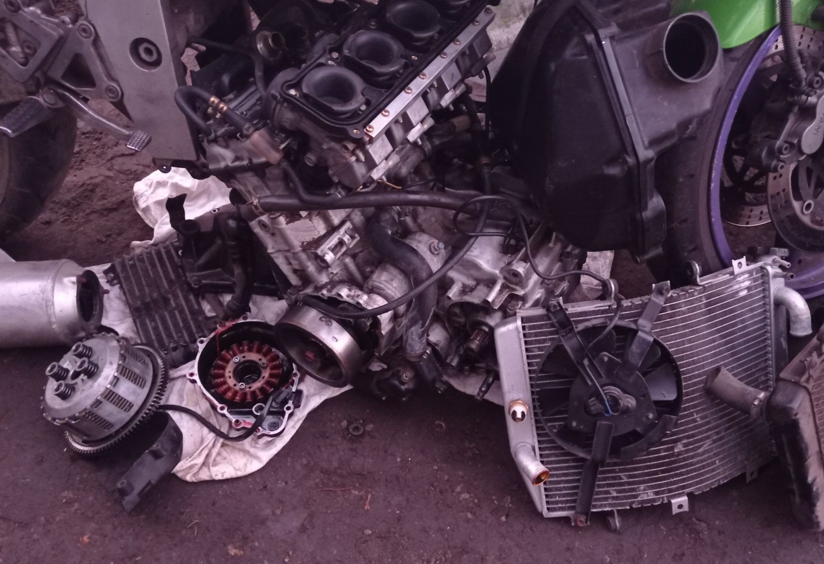 Kawasaki 600 zxr zx6r części gaźnik airbox lagi koło wiązka pompa tryb