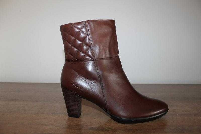Шкіряні ботильйони коричневого кольору Ecco