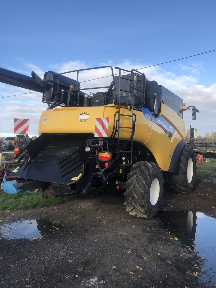 New holland cr 9090