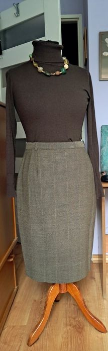 Jesienna wyprzedaż. Spódniczka firmy Your Sixth Sense.