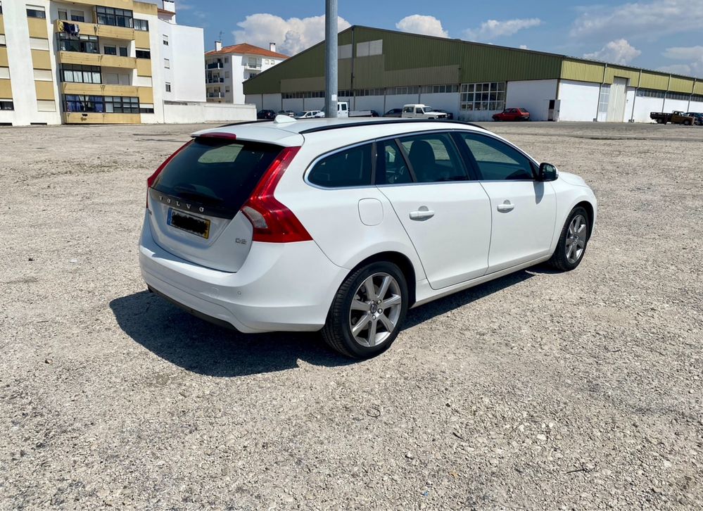 Volvo V60 2.0 D2 Momentum automatica