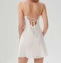 Біла кремова сукня міні з шнуровкою на спині SINSAY