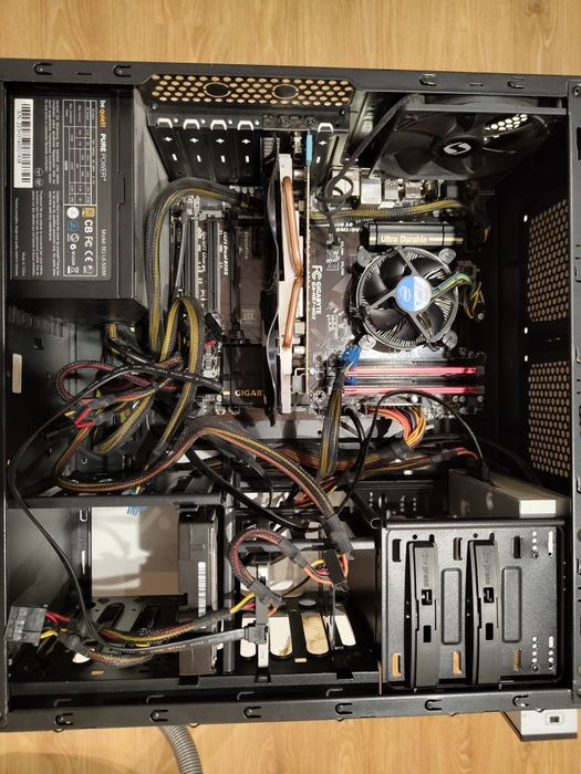 Komputer Stacjonarny używany i7 4770k Radeon 7870 2x8GB RAM 1240GB