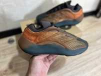 Кросівки Adidas Yeezy 700 V3 оригінал р.43