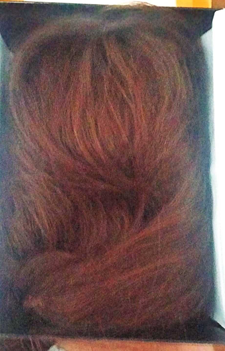 Peruca de cabelo natural nova e sem uso ainda na caixa