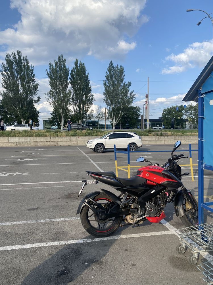 Мотоцикл Bajaj pulsar ns200 ТОРГ!