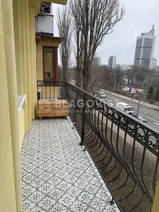 Продаж 2-х кімн кв-ри вул.Антонова Авіаконструктора, 2/32 к1 Сталінка