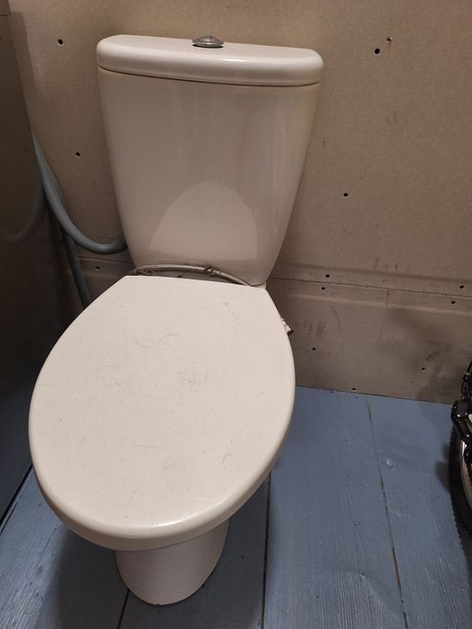 Oddam za darmo Kompakt WC