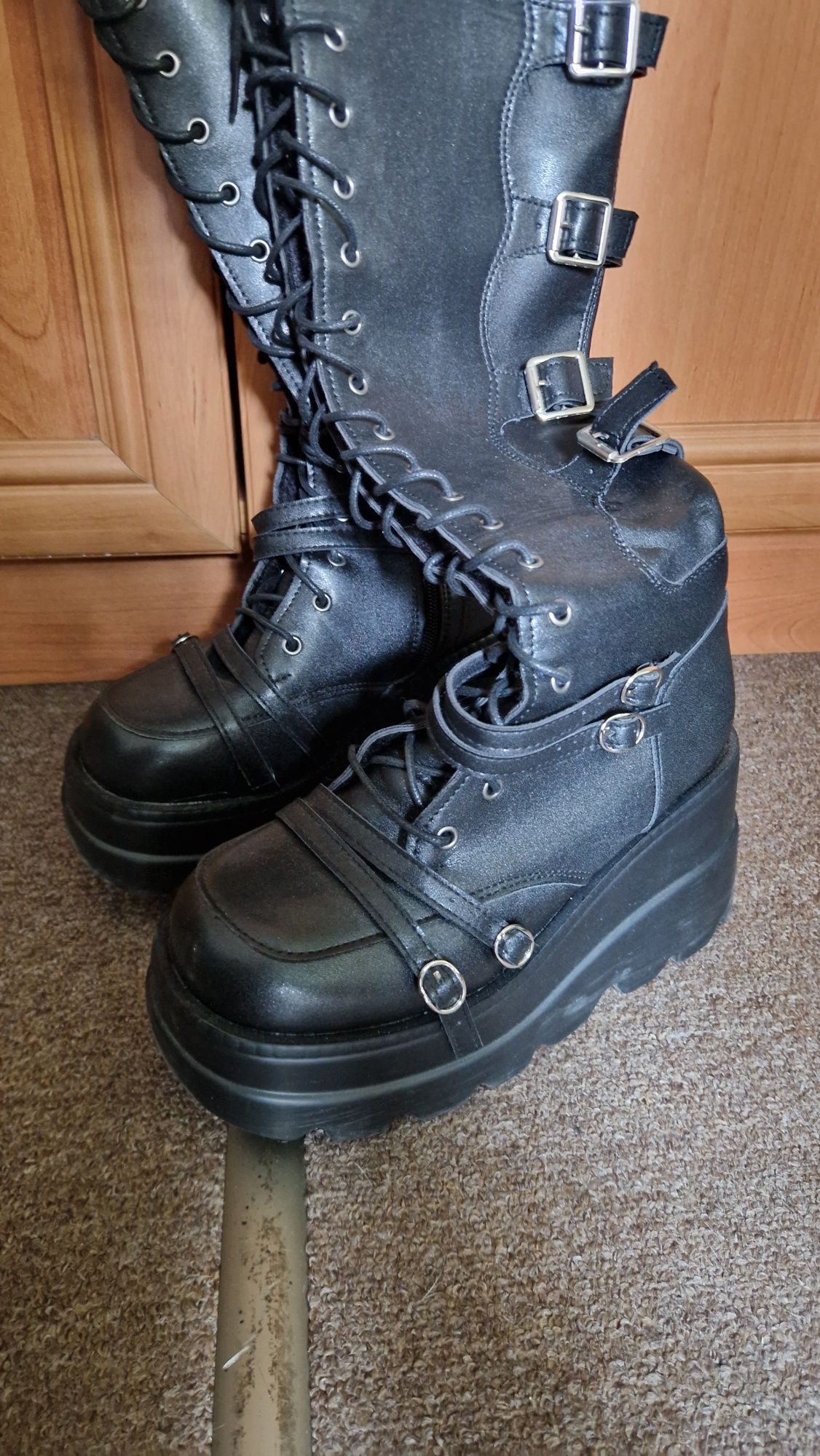wysokie buty za kolano