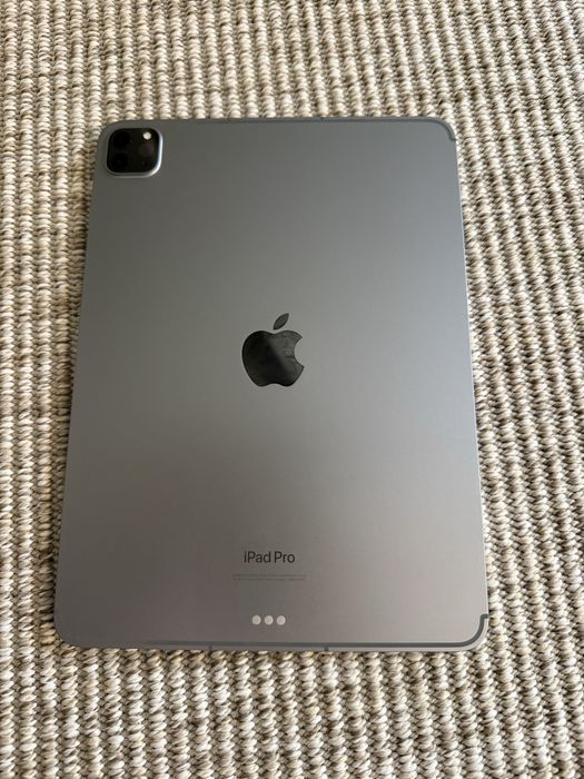 iPad Pro 11 - 4a Geração - 256GB - WiFi + Cellular
