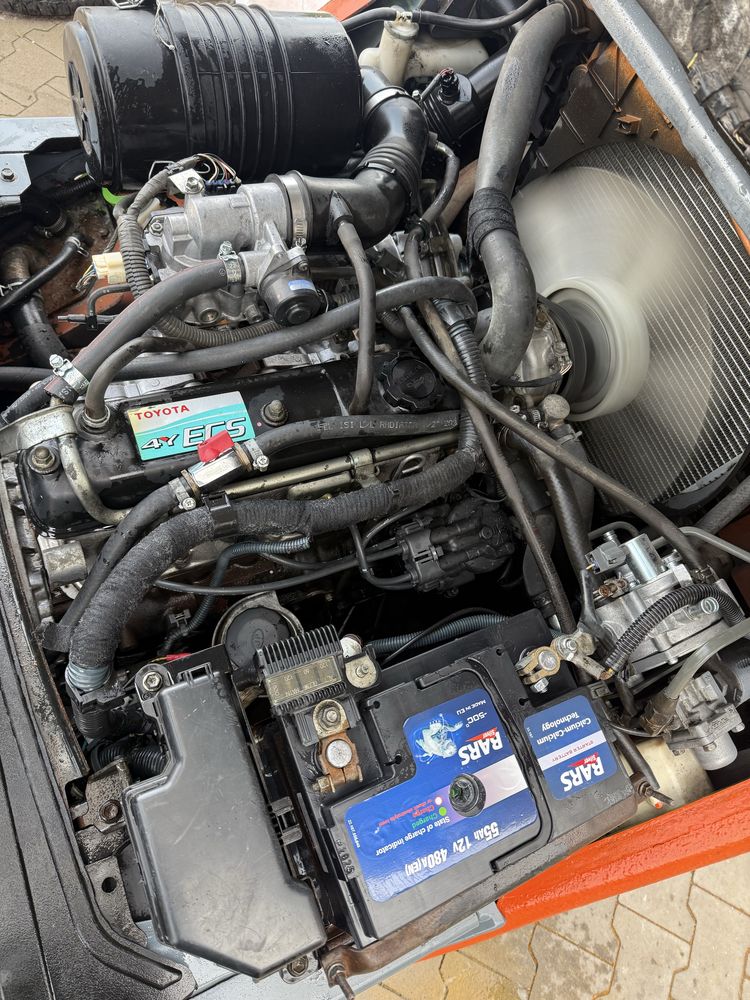 Wózek widłowy Toyota 8fgf15 LPG UDT Kabina