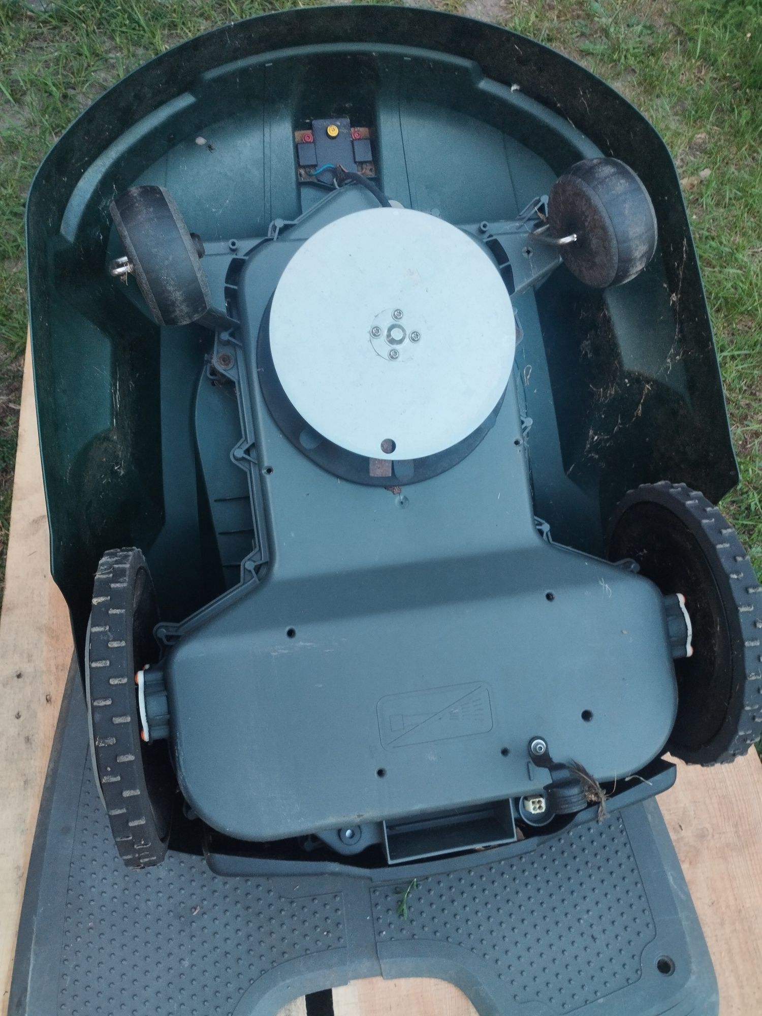 Robot koszący Husqvarna automower 220 AC