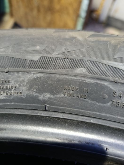 Продам комплект шин 255/55-20 Nokian snowproof 2