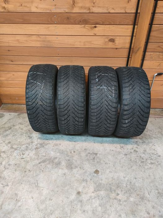 Opony zimowe 215/55/R16