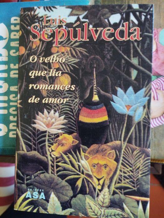 Livro em muito bom estado de conservação