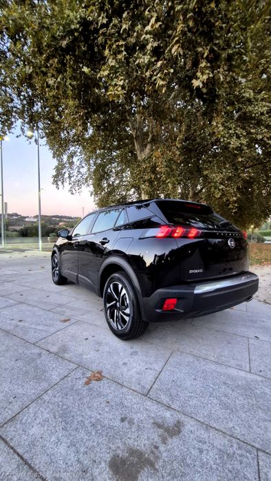 Peugeot 2008 1.5 BlueHDi – Elegância, conforto e economia num só carro
