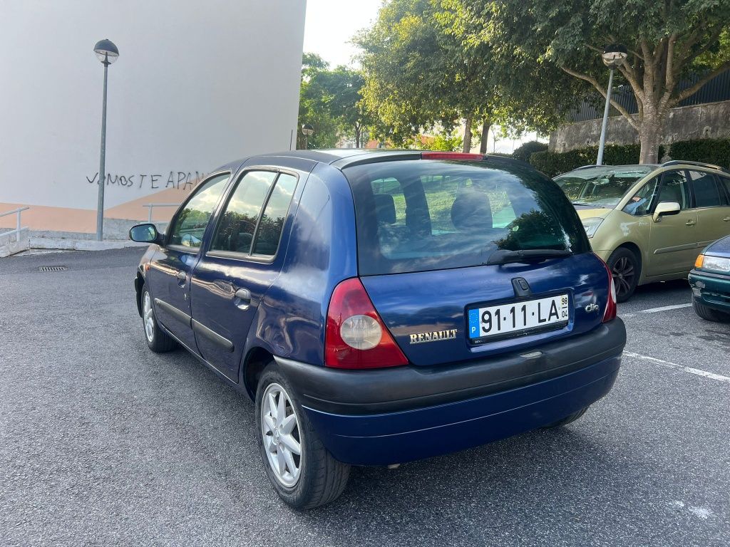 Renault Clio 1.2. (Negociável)