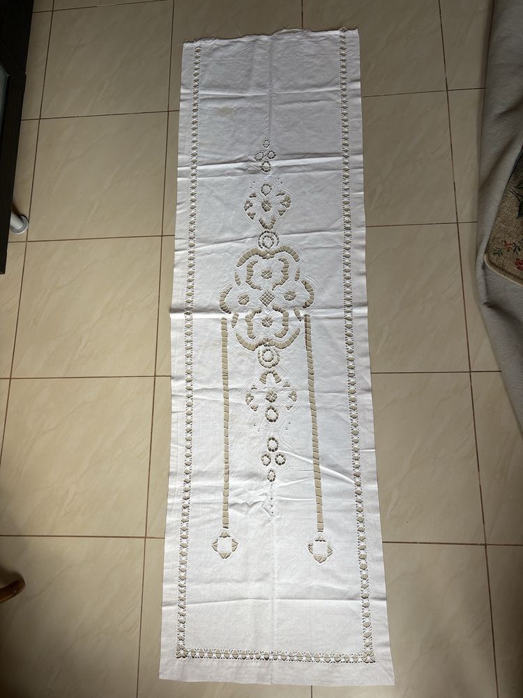 Рушник вишитий, скатертини, фіранки