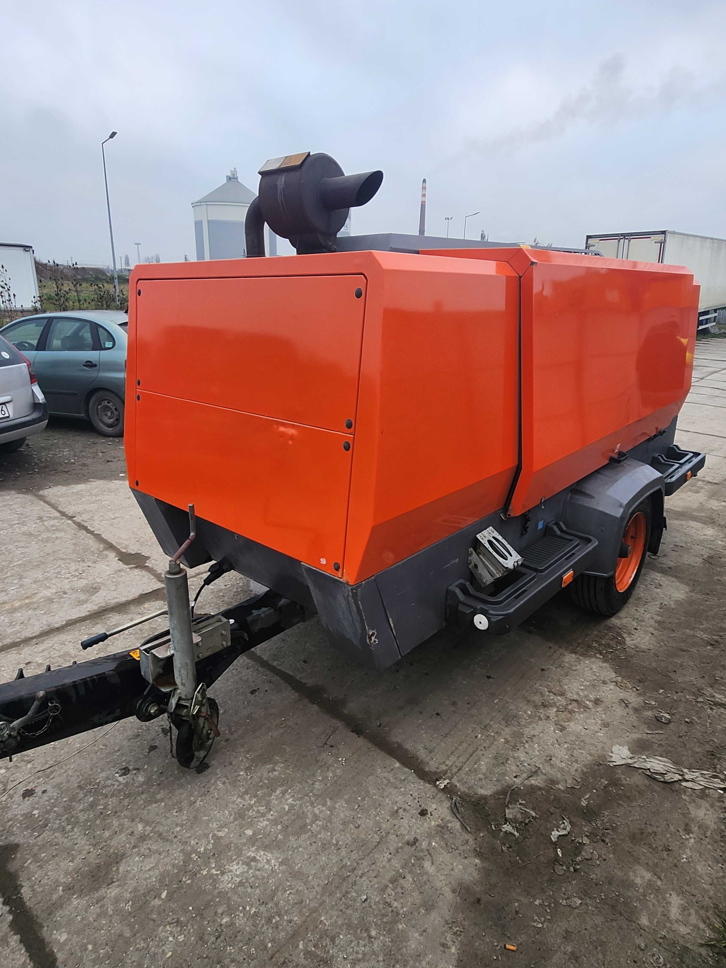 Kompresor mobilny Atlas Copco XAHS 317 - 18m3 -12 bar -2016r / 2230mth
