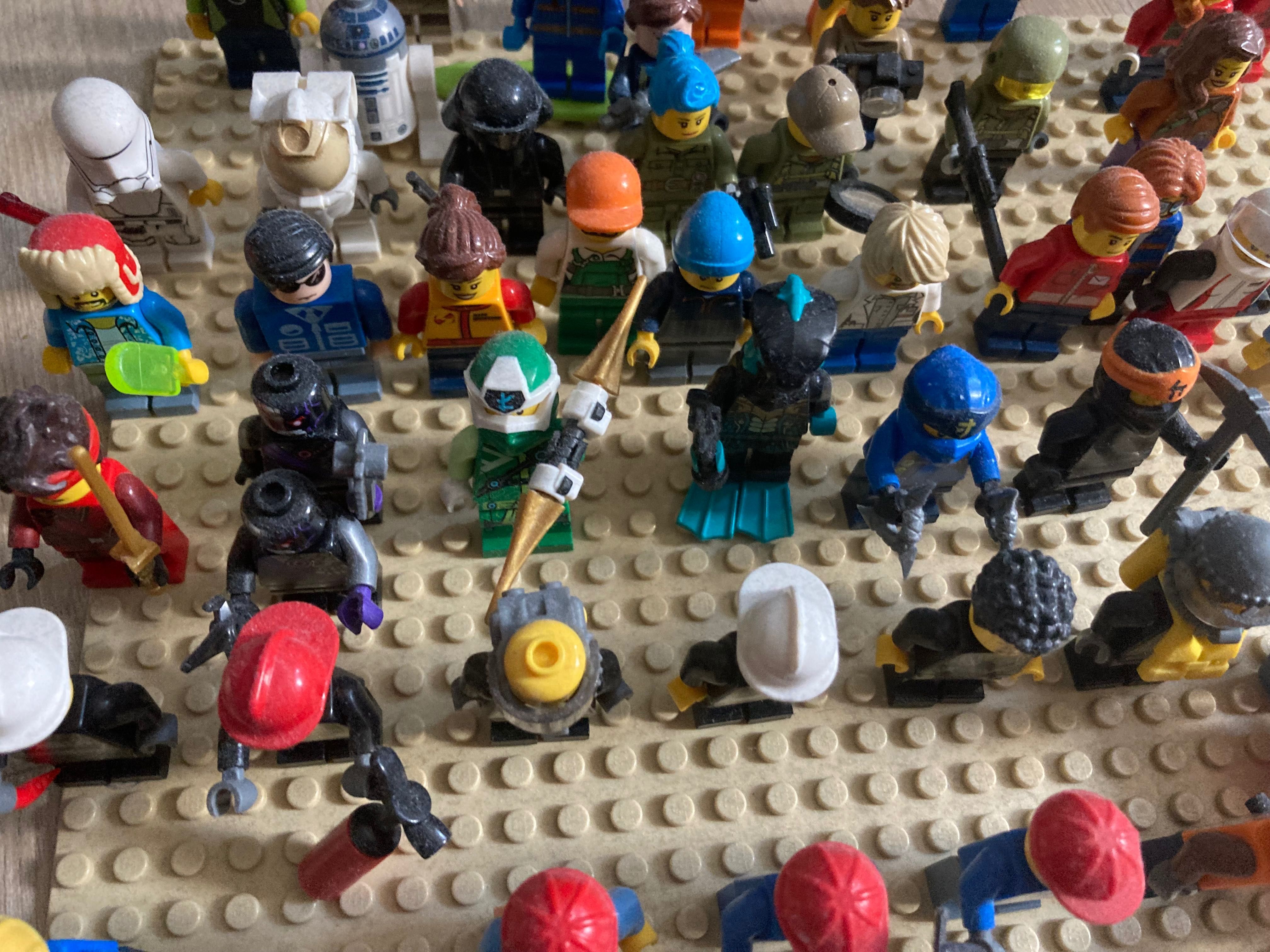 Lego figurki. Policja, straż, ninja, nurkowie, budowlańcy i inni
