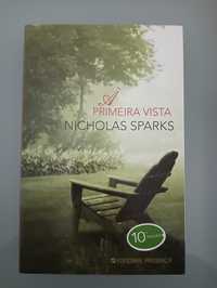 À primeira vista / Nicholas Sparks; tradução de Saul Barata	Novo!