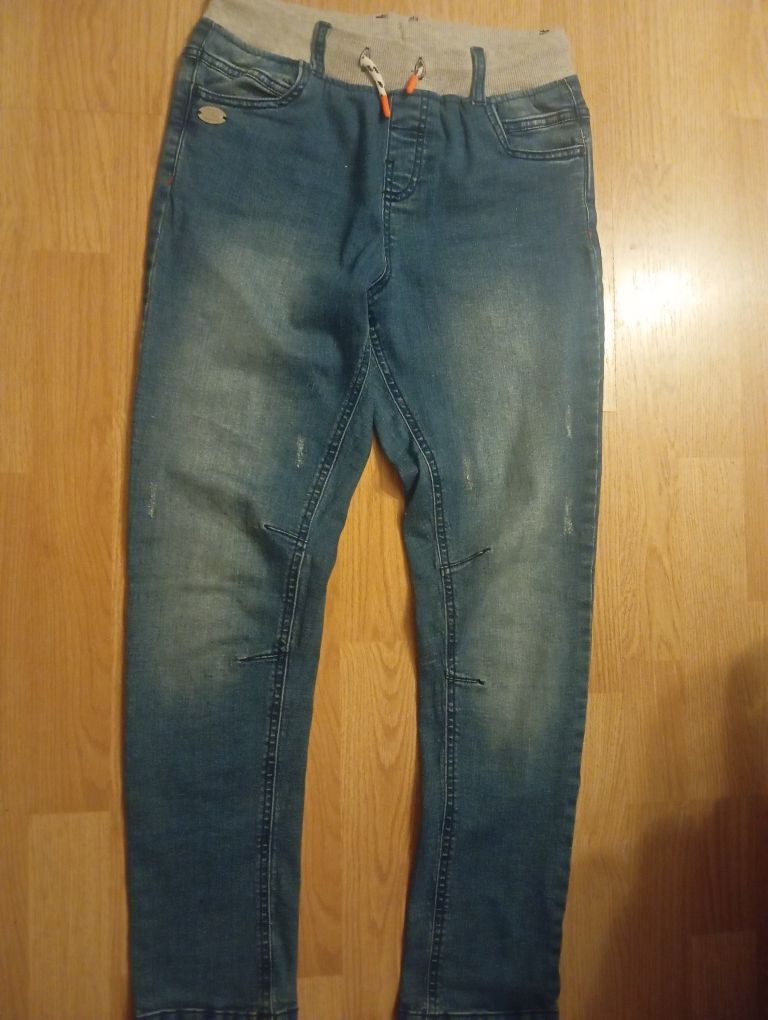 Zestaw ubranek dla chłopca r 146 / 152