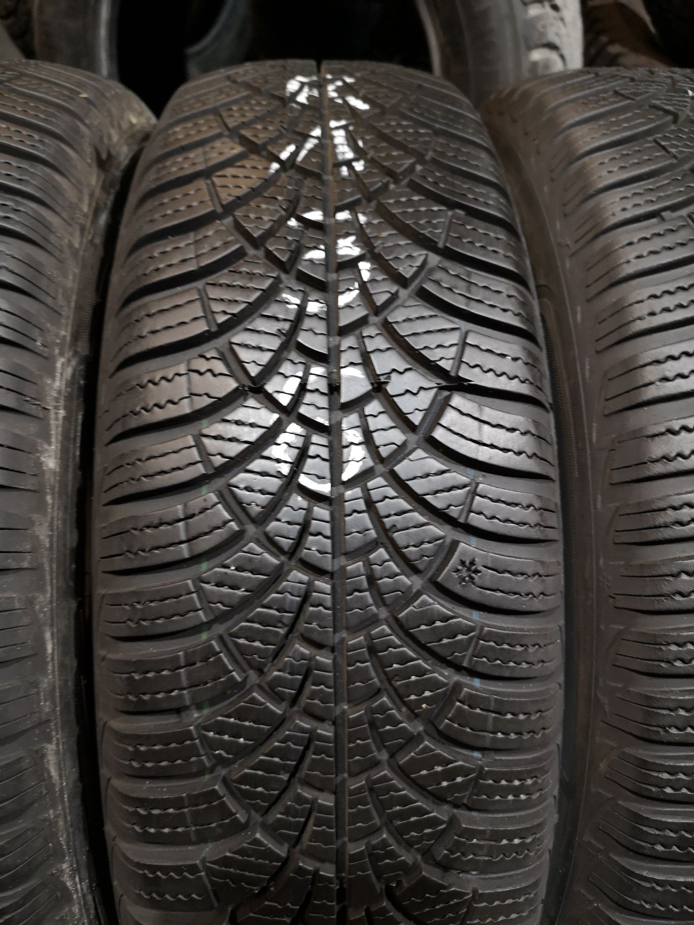 Opony zimowe 185/65/15 Goodyear 4szt 6,5mm 2019r