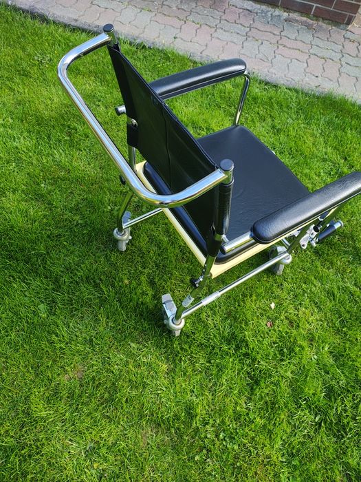 Wózek inwalidzki kąpielowy toaletowy Invacare