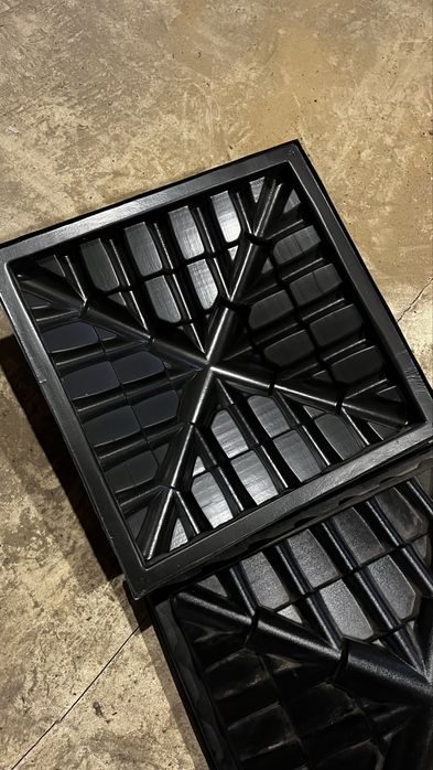 Форми для шапок на стовпці на забор