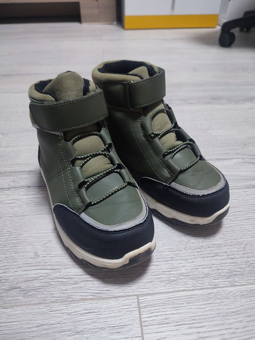 Продам черевики на хлопчика