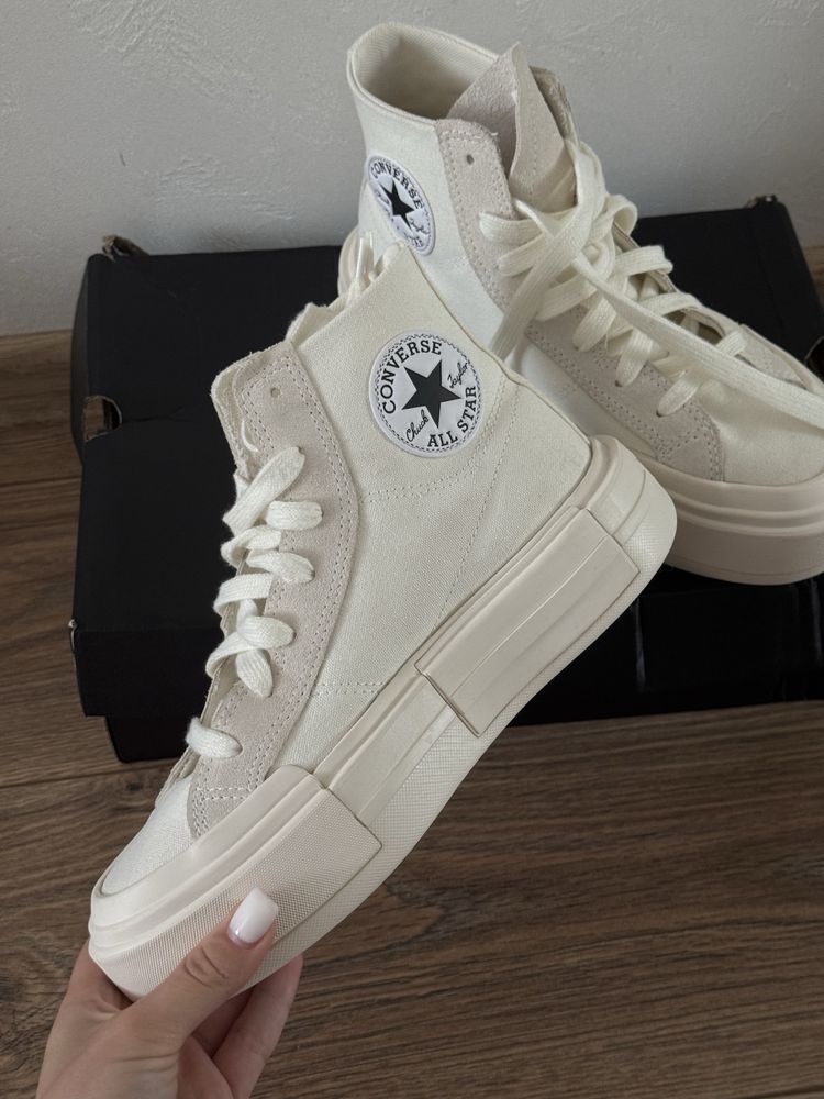 Молочні converse