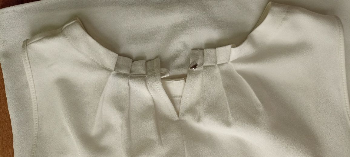 Elegancka biała bluzka