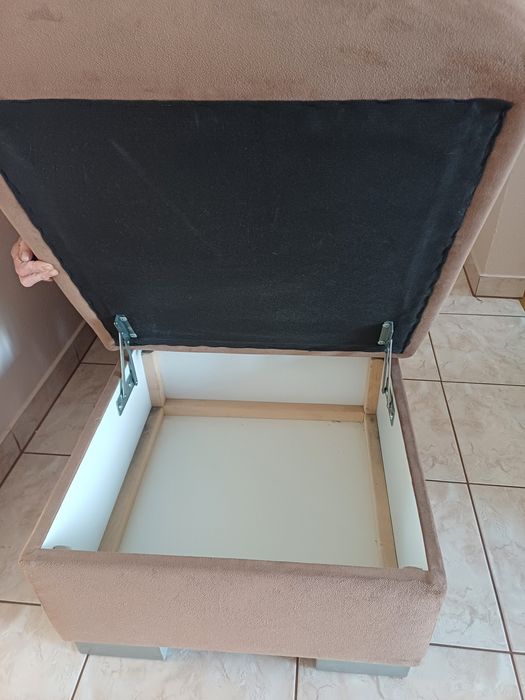 Na sprzedaż pufy owierane 100 zł za komplet