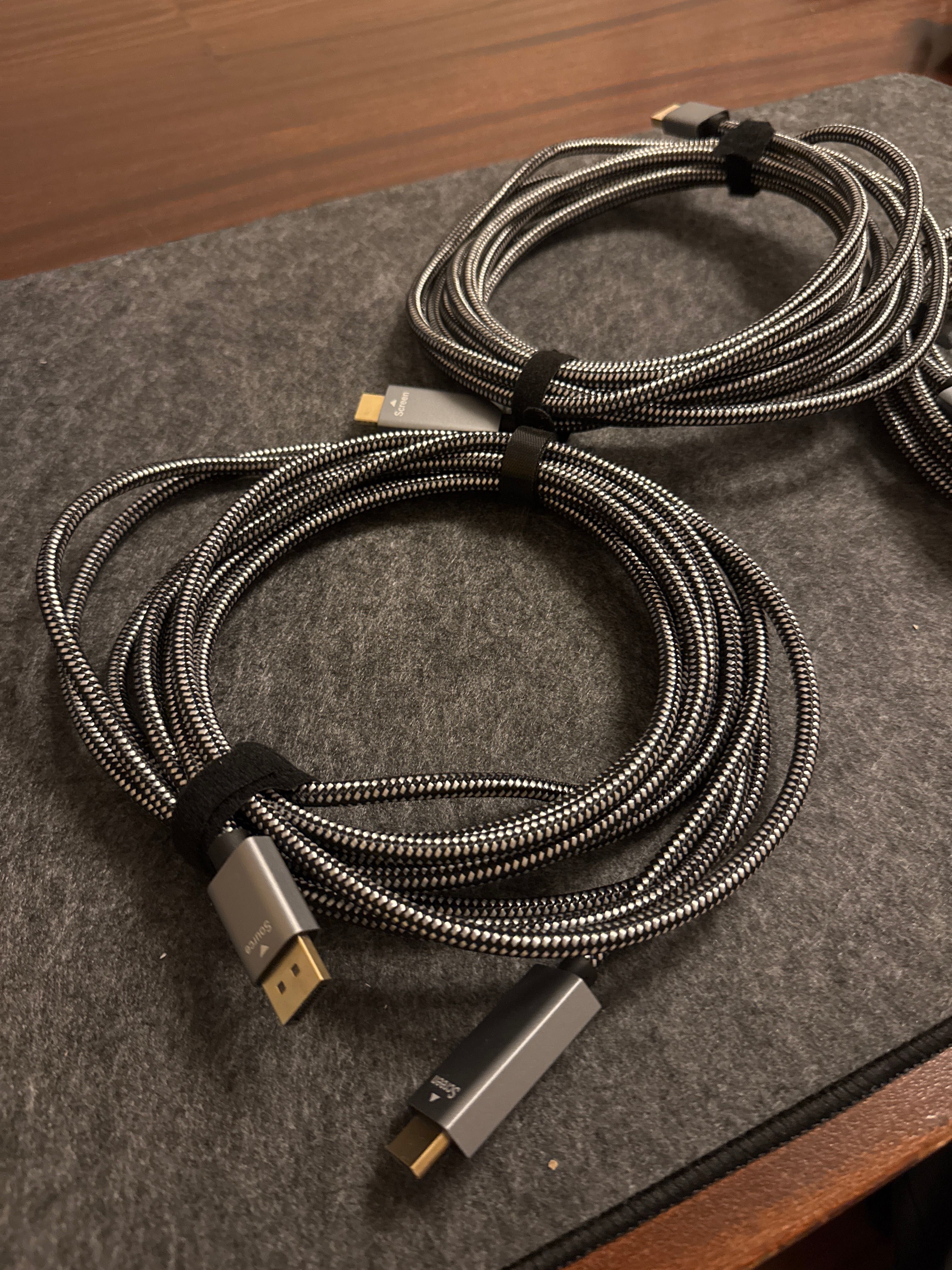 3 cabos hdmi display port. 4.5 metros