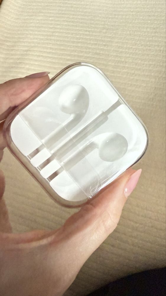 Pudełko na słuchawki apple
