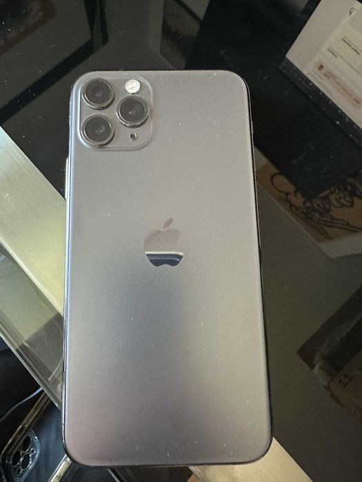 iPhone 11 Pro (256 Gb) c/capa e película de gel