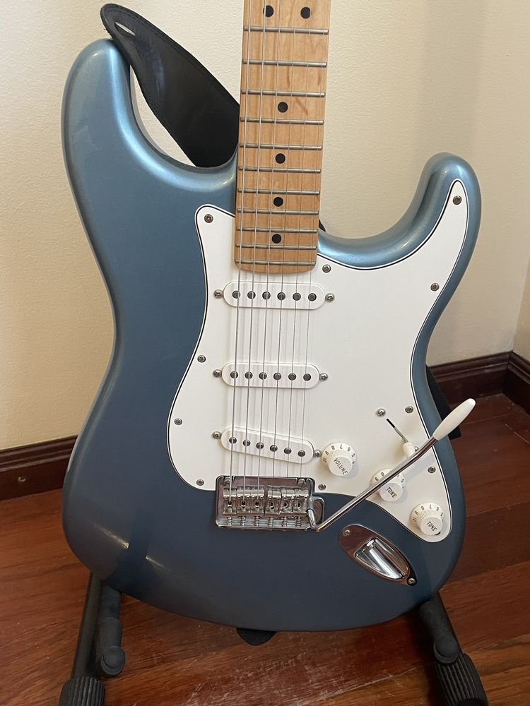 Guitarra Fender Player Series