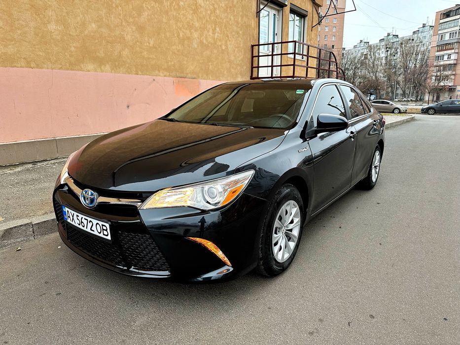 Аренда авто гибрид такси Toyota camry