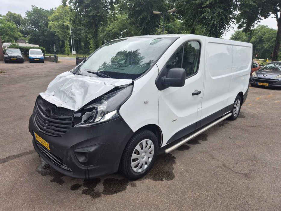 Opel Vivaro 2015 L2H1, 90km, stan dobry