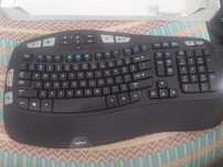 Klawiatura bezprzewodowa Logitech K350 z przyciskami funkcyjnymi