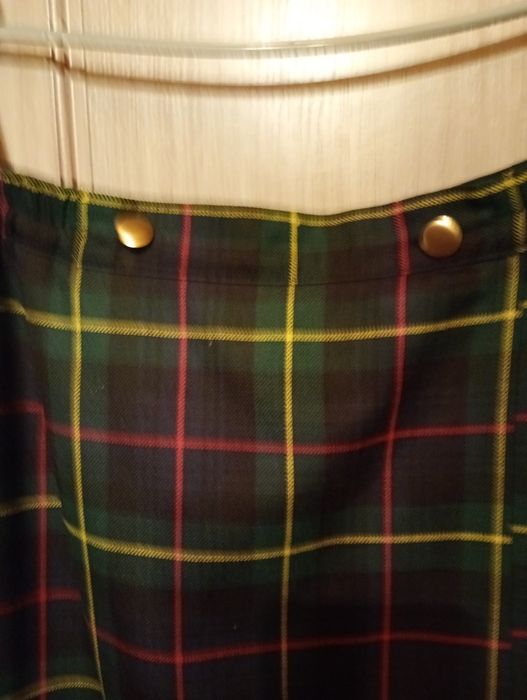 Piękna spódnica damska w krateczkę