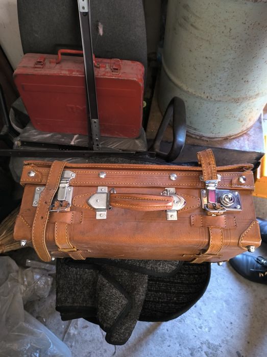 Старинный   Шкіряний, ретро німецький чемодан