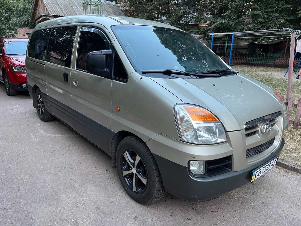 Hyundai h1 Газ-бенз, пасажир 8+1