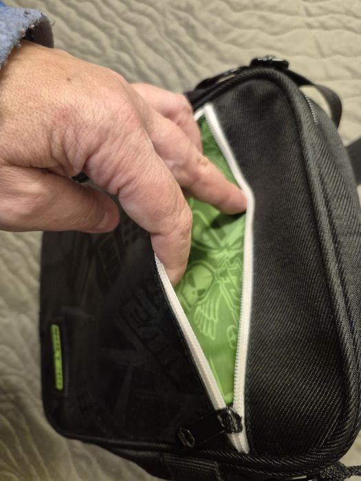 Nerka torebka młodzieżowa męska jak nowa